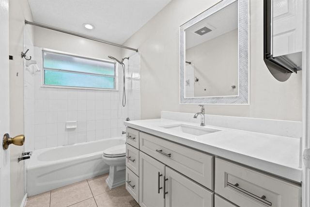 17104 76th Street N, Loxahatchee, FL 33470