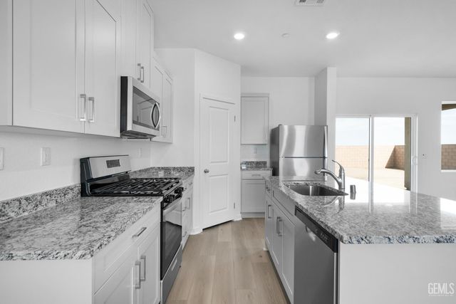 507 Elderberry Place, Shafter, CA 93263
