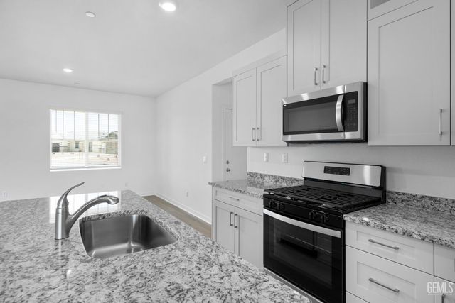 507 Elderberry Place, Shafter, CA 93263