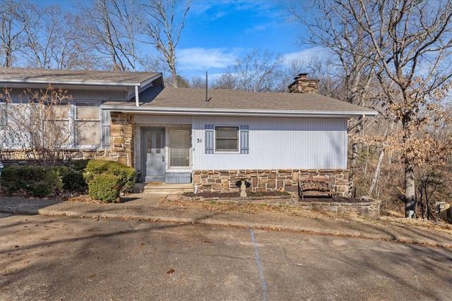 31 Abingdon Lane, Bella Vista, AR 72715