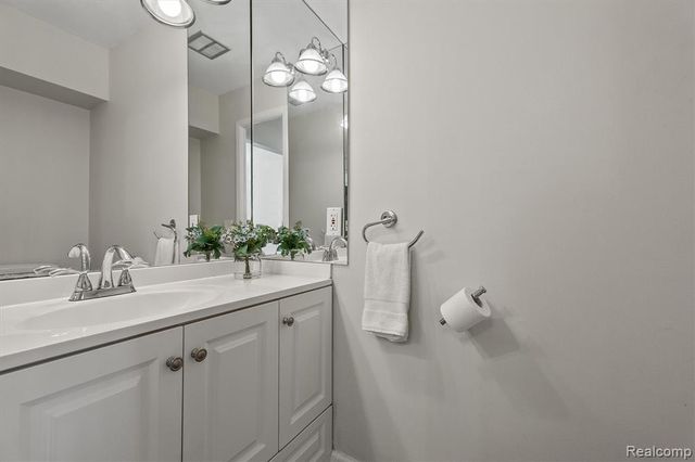 16249 Birwood Avenue, Beverly Hills, MI 48025