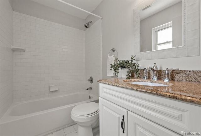 16249 Birwood Avenue, Beverly Hills, MI 48025