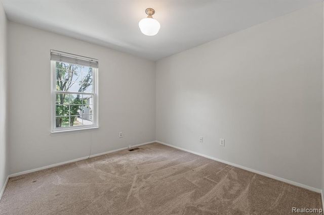 16249 Birwood Avenue, Beverly Hills, MI 48025