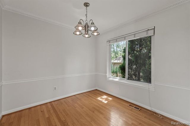 16249 Birwood Avenue, Beverly Hills, MI 48025
