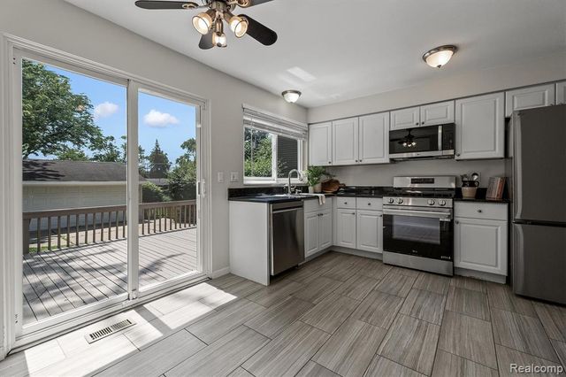 16249 Birwood Avenue, Beverly Hills, MI 48025