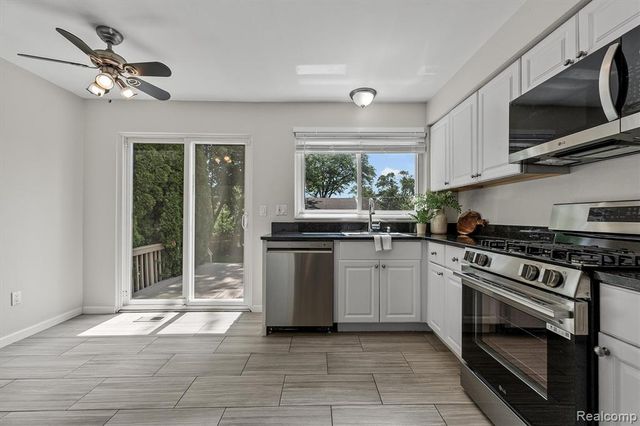 16249 Birwood Avenue, Beverly Hills, MI 48025