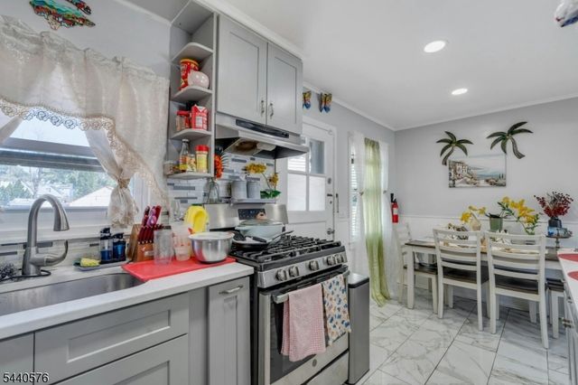 213 Glenside Pl, North Plainfield Boro, NJ 07060