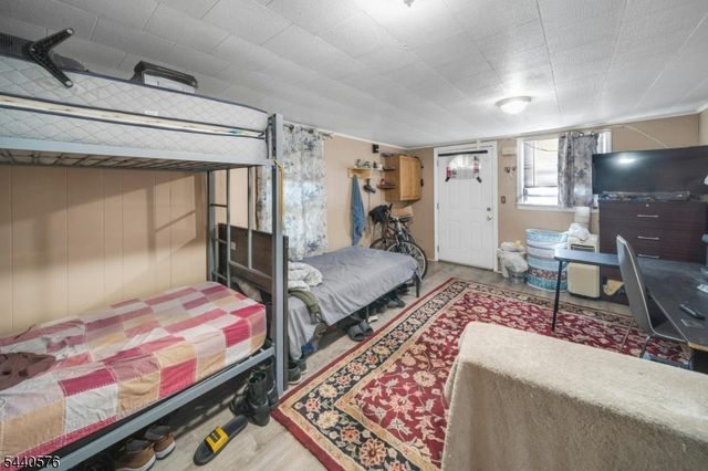 213 Glenside Pl, North Plainfield Boro, NJ 07060