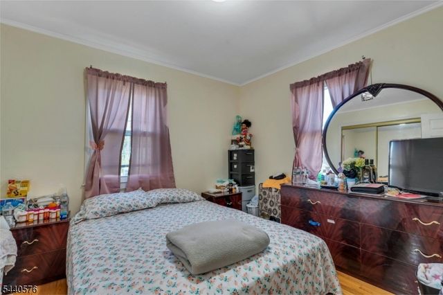 213 Glenside Pl, North Plainfield Boro, NJ 07060