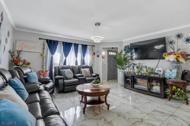 213 Glenside Pl, North Plainfield Boro, NJ 07060