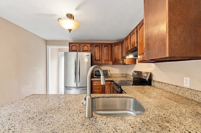 9 Spring Terrace, Shrewsbury, MA 01545