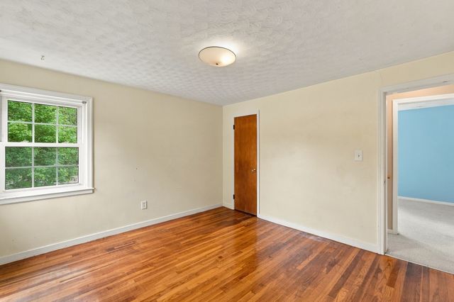 9 Spring Terrace, Shrewsbury, MA 01545