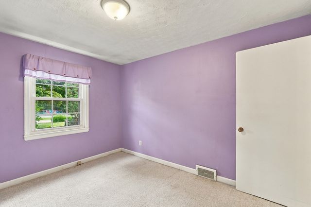 9 Spring Terrace, Shrewsbury, MA 01545