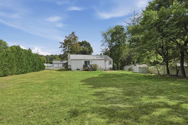 9 Spring Terrace, Shrewsbury, MA 01545