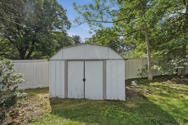 9 Spring Terrace, Shrewsbury, MA 01545