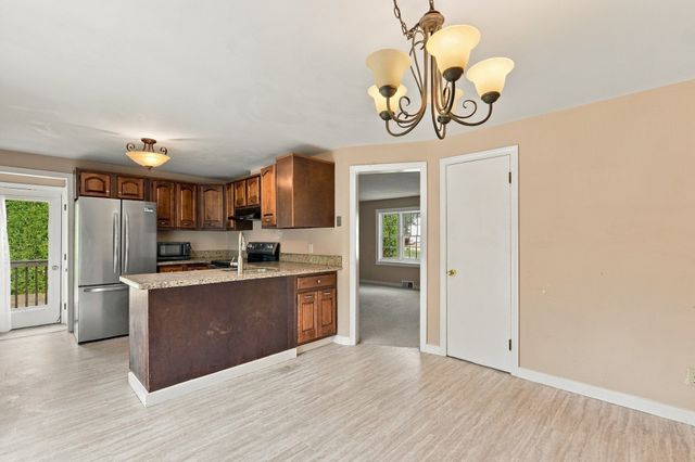 9 Spring Terrace, Shrewsbury, MA 01545