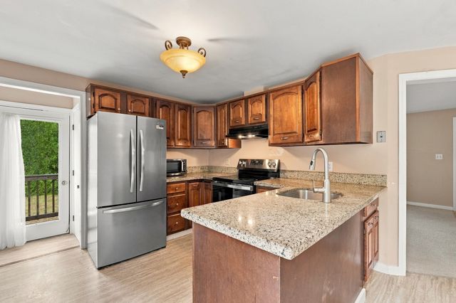 9 Spring Terrace, Shrewsbury, MA 01545