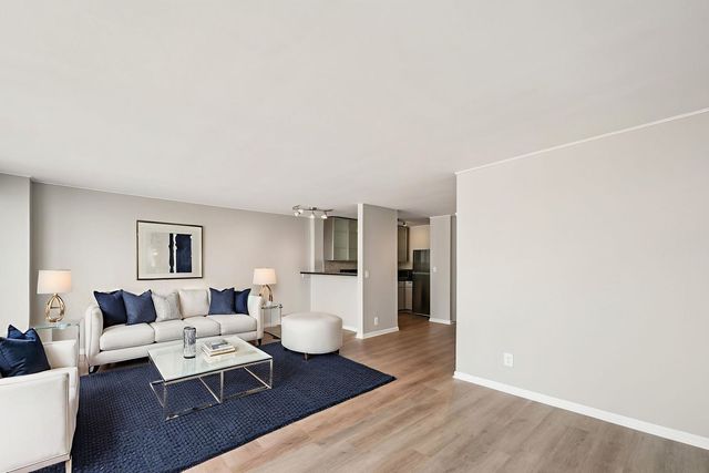 5455 N Sheridan Road 2807, Chicago, IL 60640