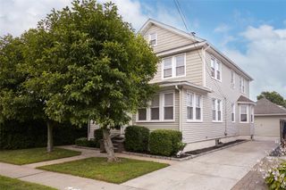 520 Lakeville Road, New Hyde Park, NY 11040