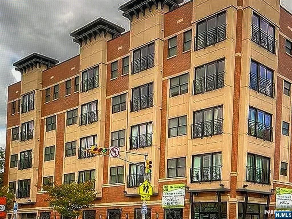 105-107 Broad Street 205, Newark, NJ 07104