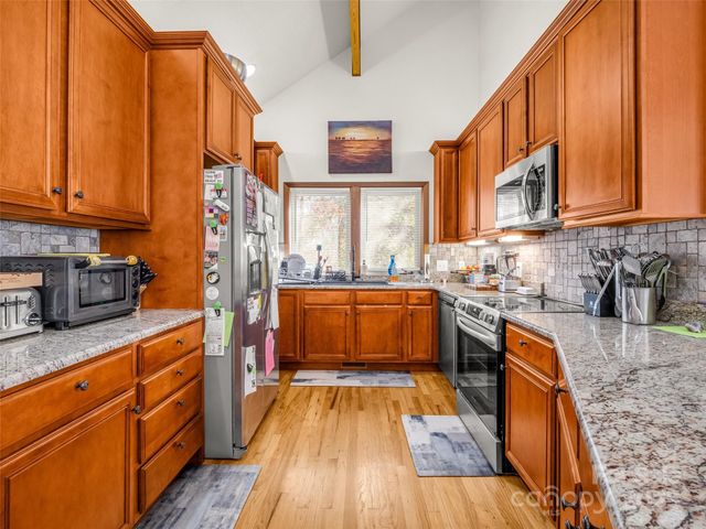 9 Fairway View Drive, Weaverville, NC 28787