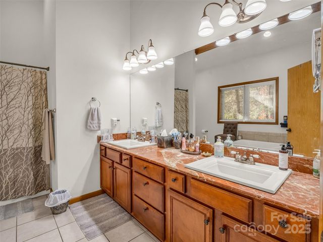 9 Fairway View Drive, Weaverville, NC 28787