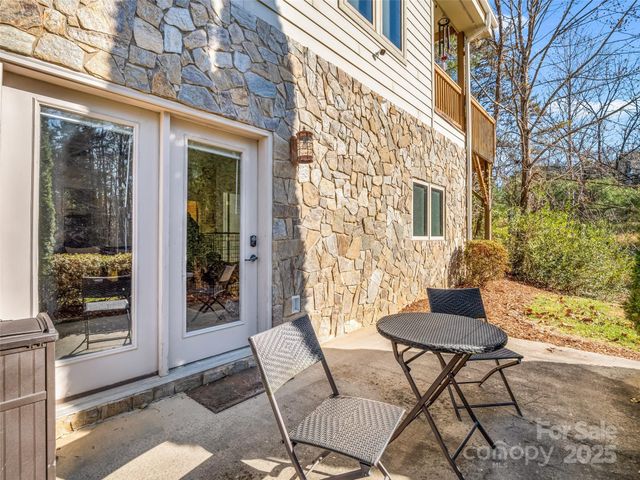 9 Fairway View Drive, Weaverville, NC 28787