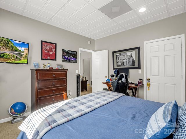 9 Fairway View Drive, Weaverville, NC 28787