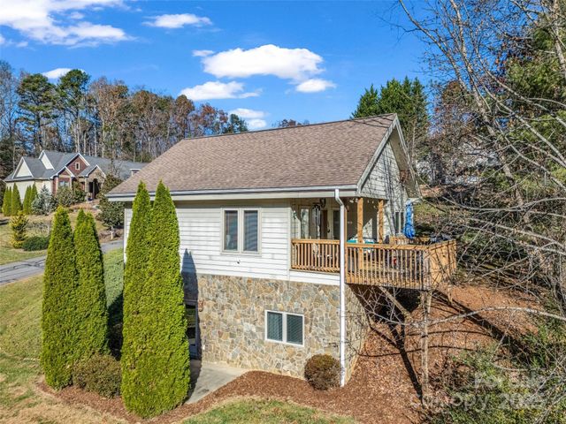9 Fairway View Drive, Weaverville, NC 28787