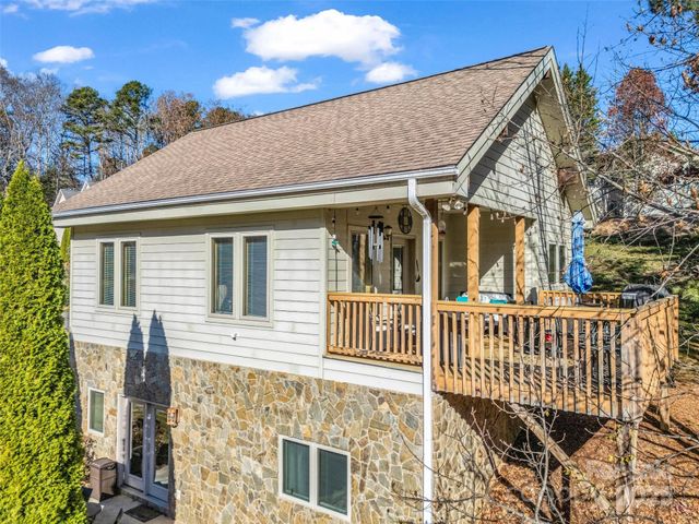 9 Fairway View Drive, Weaverville, NC 28787