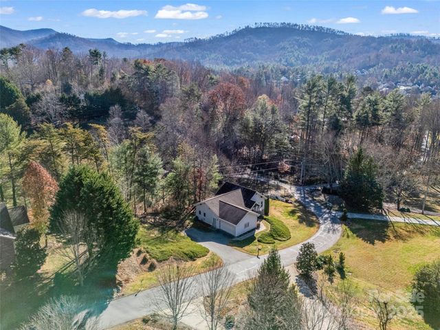 9 Fairway View Drive, Weaverville, NC 28787