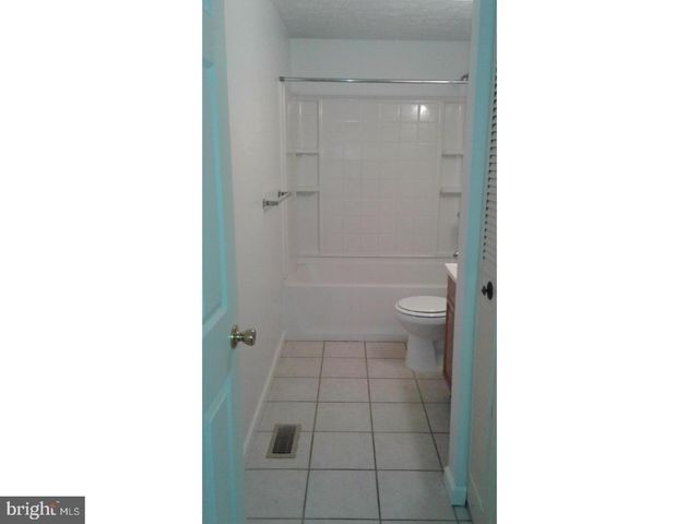 66 VANDERBILT CT, Sicklerville, NJ 08081