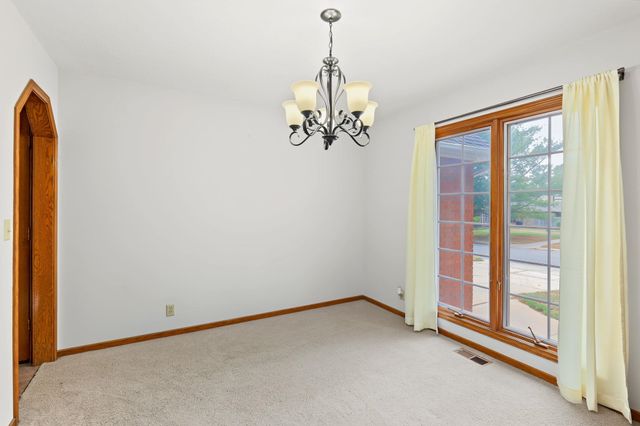 1334 N Coachhouse, Wichita, KS 67235