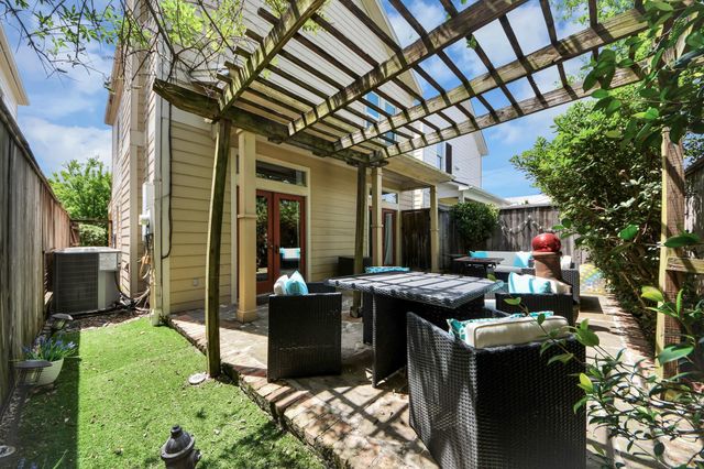 1810 Nicholson Street, Houston, TX 77008