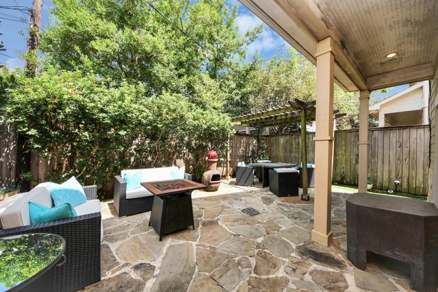 1810 Nicholson Street, Houston, TX 77008