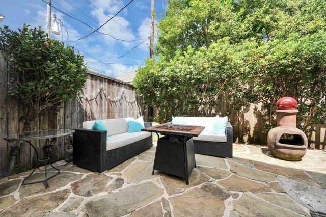 1810 Nicholson Street, Houston, TX 77008