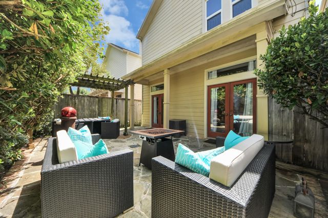 1810 Nicholson Street, Houston, TX 77008