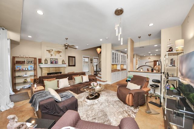 1810 Nicholson Street, Houston, TX 77008