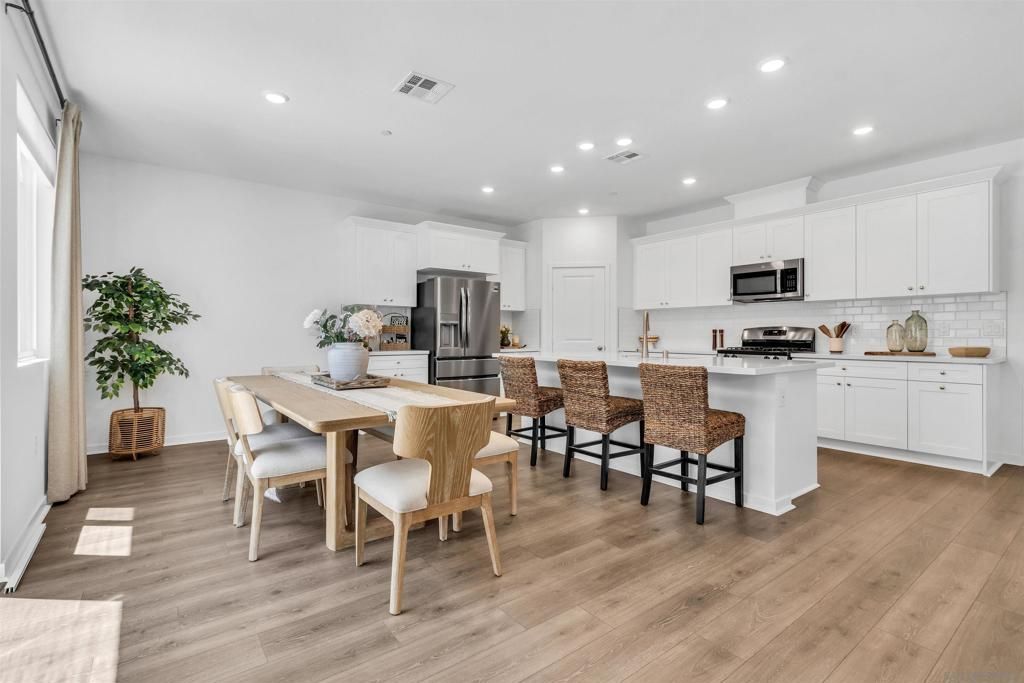 Image 9 of property listing at 34470 Sakura, French Valley, CA 92596