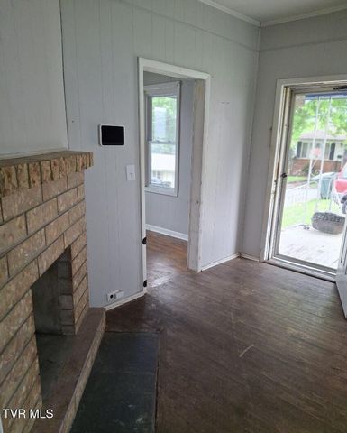 617 South Roan Street, Elizabethton, TN 37643