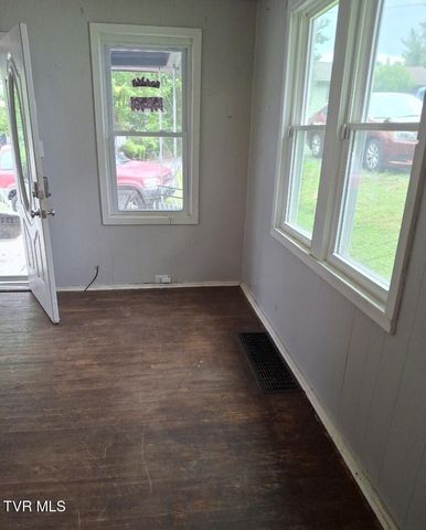 617 South Roan Street, Elizabethton, TN 37643