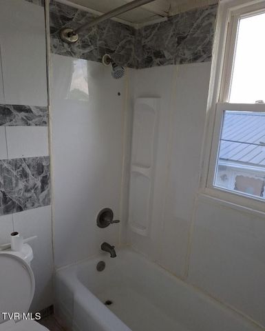 617 South Roan Street, Elizabethton, TN 37643