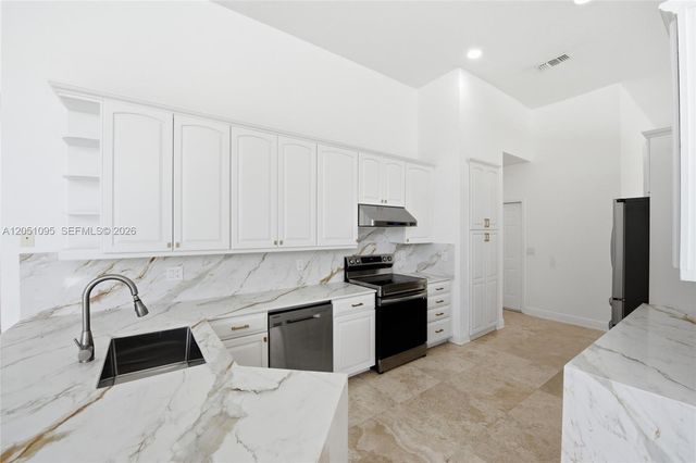 2667 Palmer Pl, Weston, FL 33332