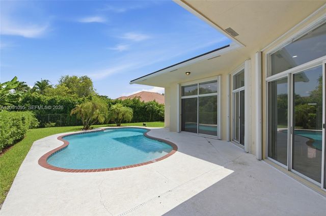 2667 Palmer Pl, Weston, FL 33332
