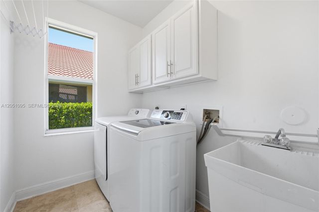 2667 Palmer Pl, Weston, FL 33332