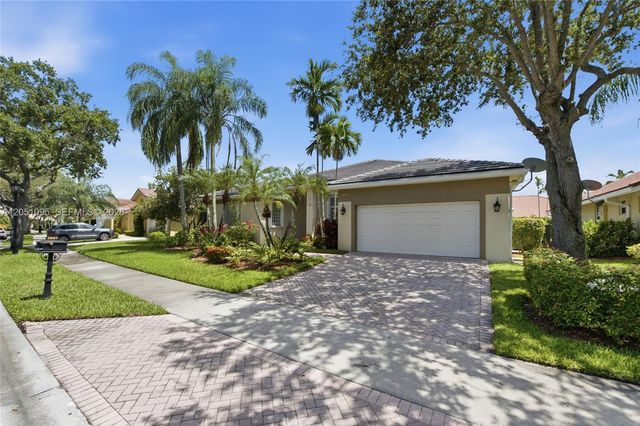 2667 Palmer Pl, Weston, FL 33332