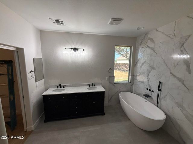 7224 S 74TH Lane, Laveen, AZ 85339