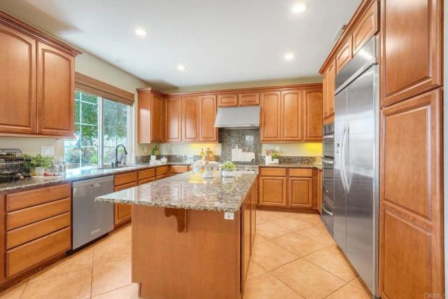 955 Wild Iris Court, San Marcos, CA 92078