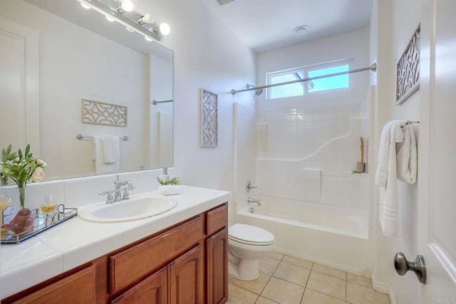 955 Wild Iris Court, San Marcos, CA 92078