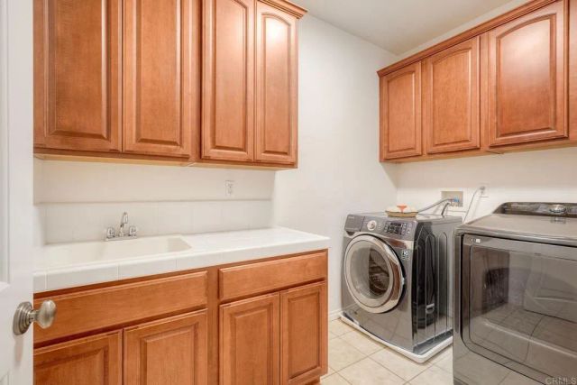 955 Wild Iris Court, San Marcos, CA 92078